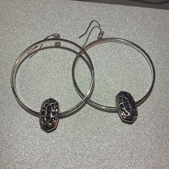 Kendra Scott Elora Hoop Drop Earrings - Picture 7 of 9